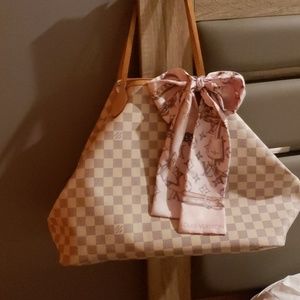 Louis Vuitton purse neverfull